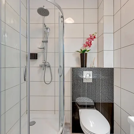 Piamola Zacisze ホームステイ